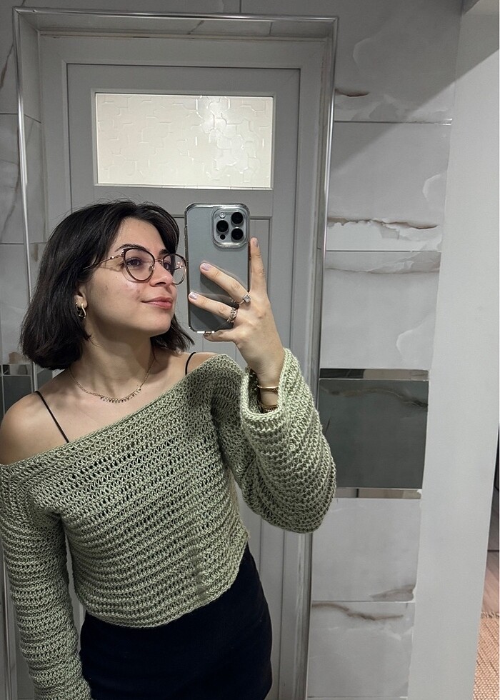 Delikli örgü kazak - Görsel 2