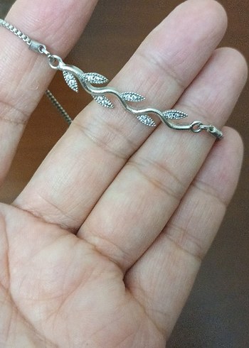  Beden beyaz Renk Gri Zincir Detaylı Minimalist Bileklik