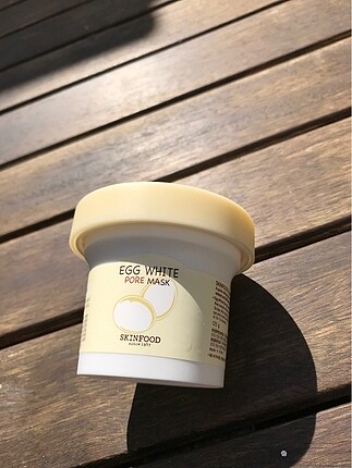 Skinfood egg white maske