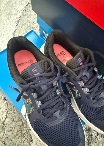 Nike Kadın Lacivert Spor Ayakkabı