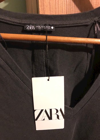 V Yakalı Siyah Kadın Tişört - Görsel 3