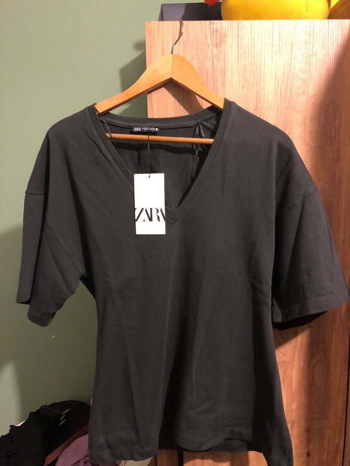 V Yakalı Siyah Kadın Tişört - Görsel 4