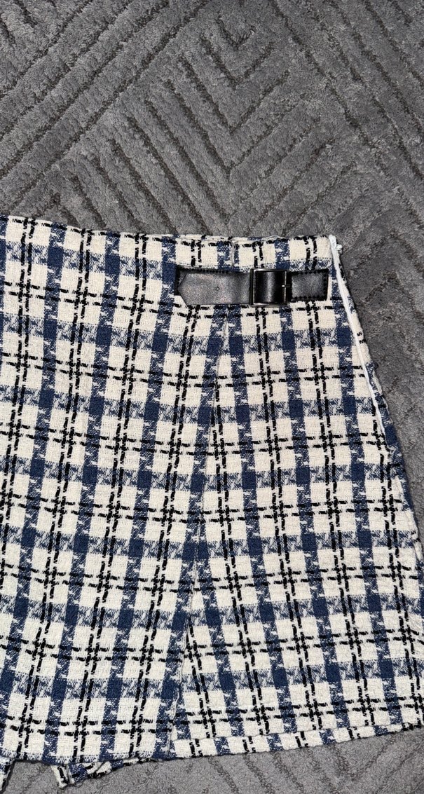 Ekose Desenli Kemer Detaylı Mini Şort Etek - Görsel 2