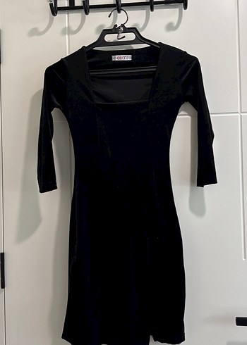 Siyah Kadife Kısa Elbise - Görsel 2