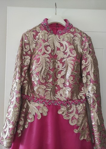 Uzun Kollu Fuşya Desenli Kadın Abiye - Görsel 3