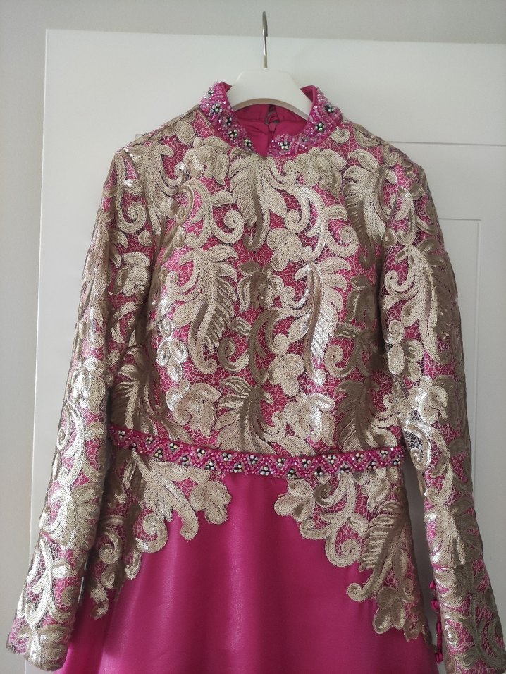 Uzun Kollu Fuşya Desenli Kadın Abiye - Görsel 3