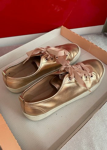 Pembe Parlak Fiyonklu Sneakers