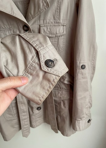 Bej Düğmeli Kadın Kısa Trençkot - Görsel 5