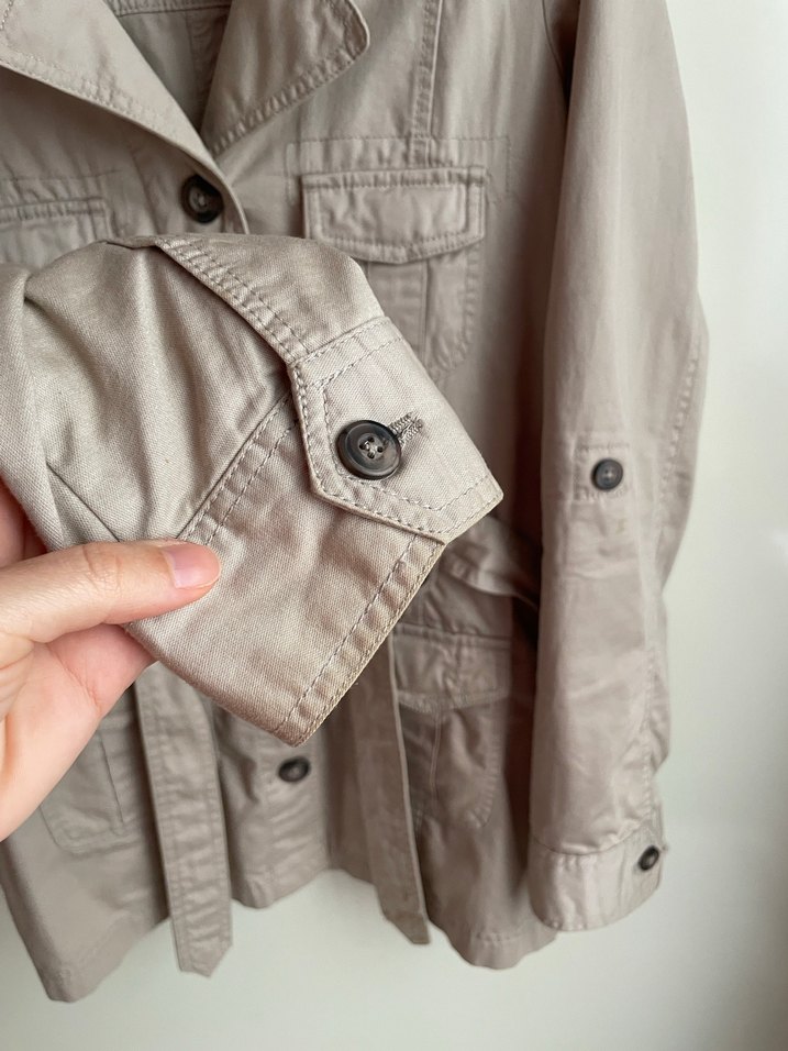 Bej Düğmeli Kadın Kısa Trençkot - Görsel 5