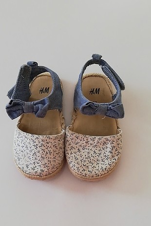H&M 22 numara sandalet