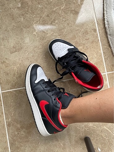 39 Beden siyah Renk Jordan low