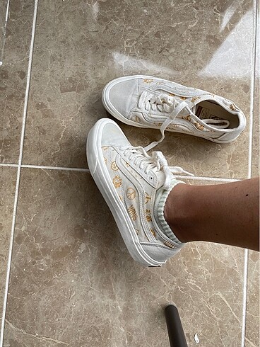 Desenli vans