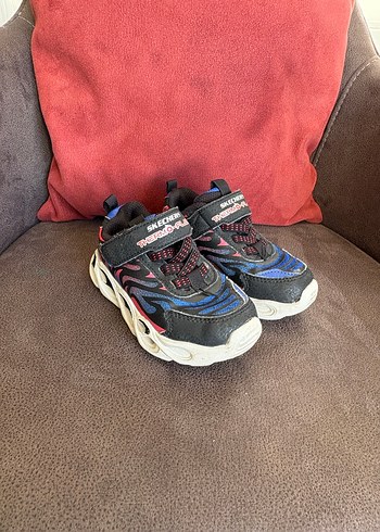 24 Beden Erkek Çocuk Spor Ayakkabı