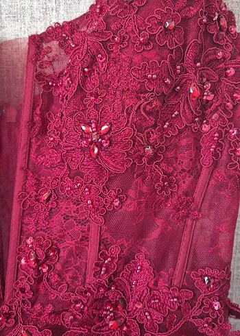 Mascara Bordo Nakışlı Dantel Detaylı Uzun Abiye Elbise