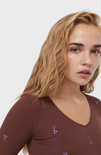 Stradivarius Stradivarus nakışli dikişsiz tshirt