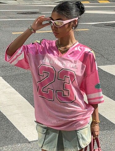 Y2k Pembe V Yaka 23 Yazılı Oversize Tshirt.