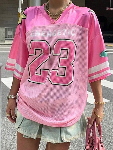 m Beden pembe Renk Y2k Pembe V Yaka 23 Yazılı Oversize Tshirt.