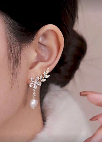 Bej Çiçek Desenli Boncuklu Midi Küpe - Görsel 2