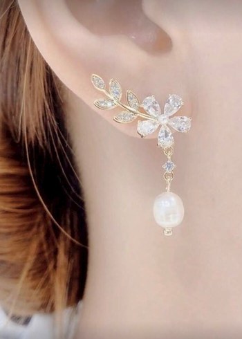 Bej Çiçek Desenli Boncuklu Midi Küpe - Görsel 4