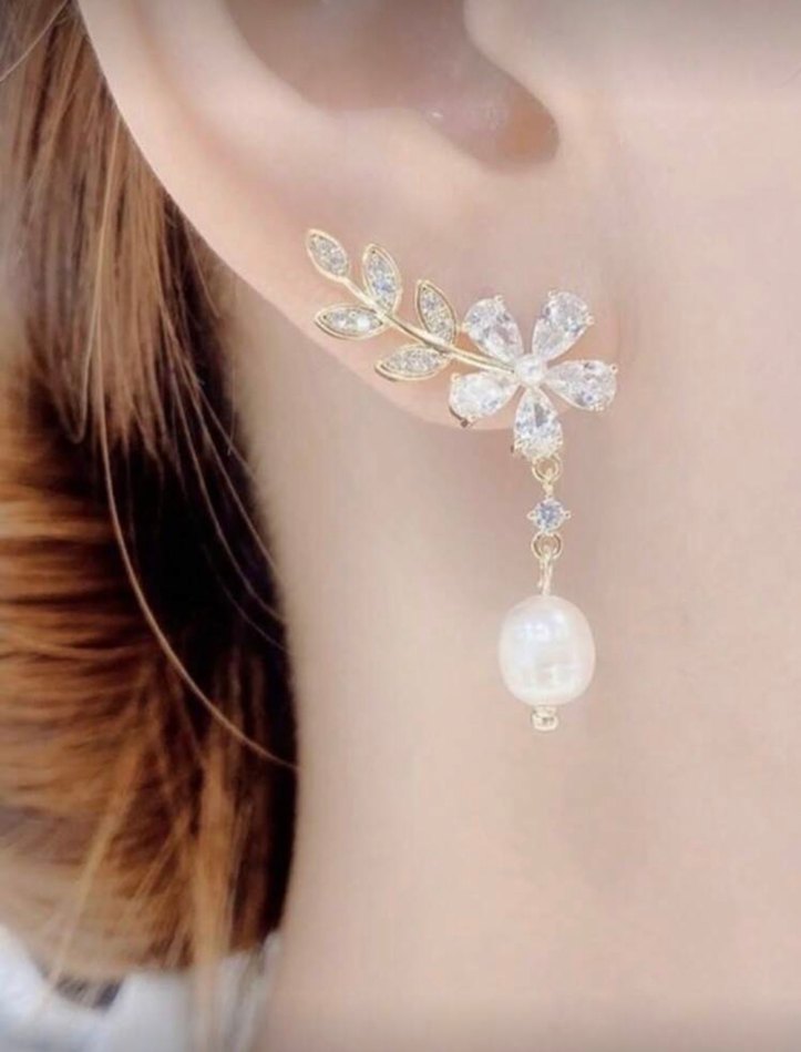 Bej Çiçek Desenli Boncuklu Midi Küpe - Görsel 4