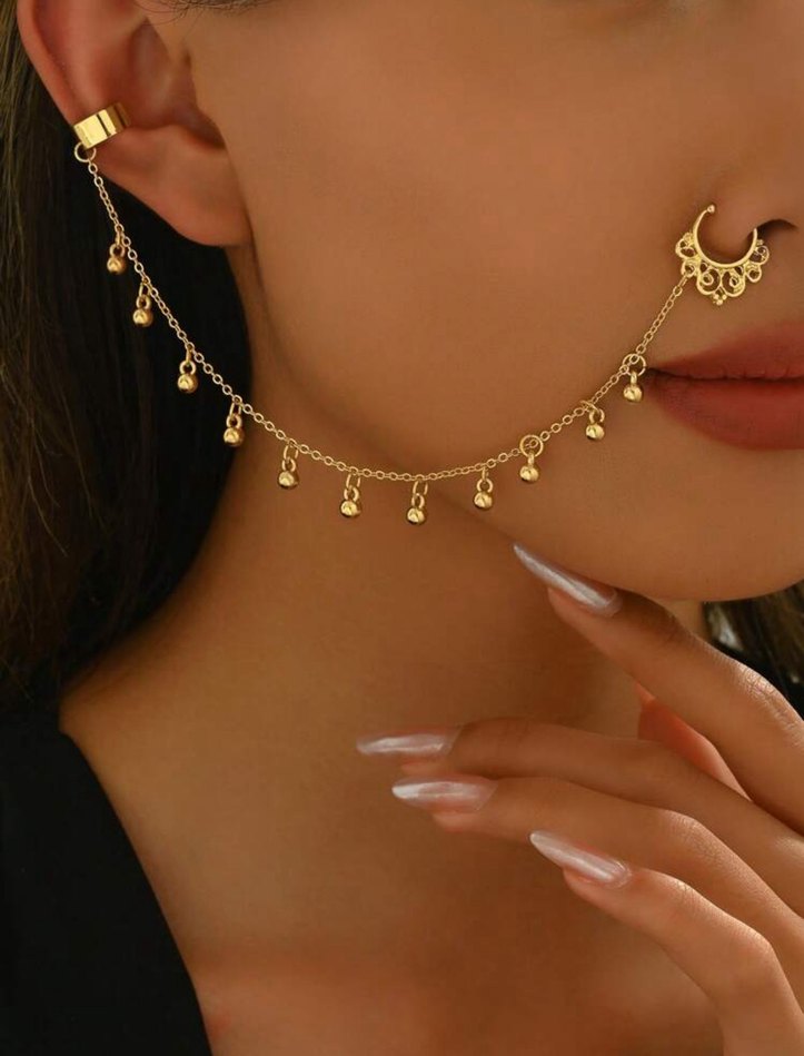 Zincir Detaylı Altın Renk Bohem Kadın Kulak Kıkırdak Küpesi - Görsel 5