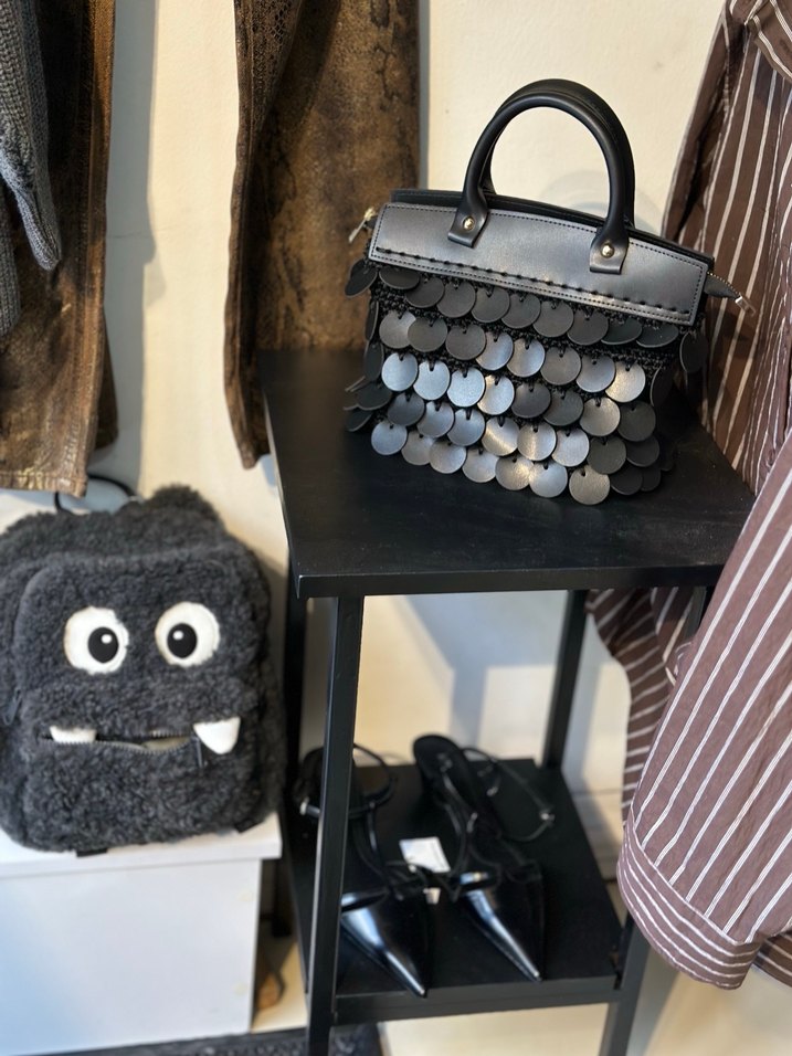 Tokalı Siyah Deri Kadın Çanta - Görsel 3