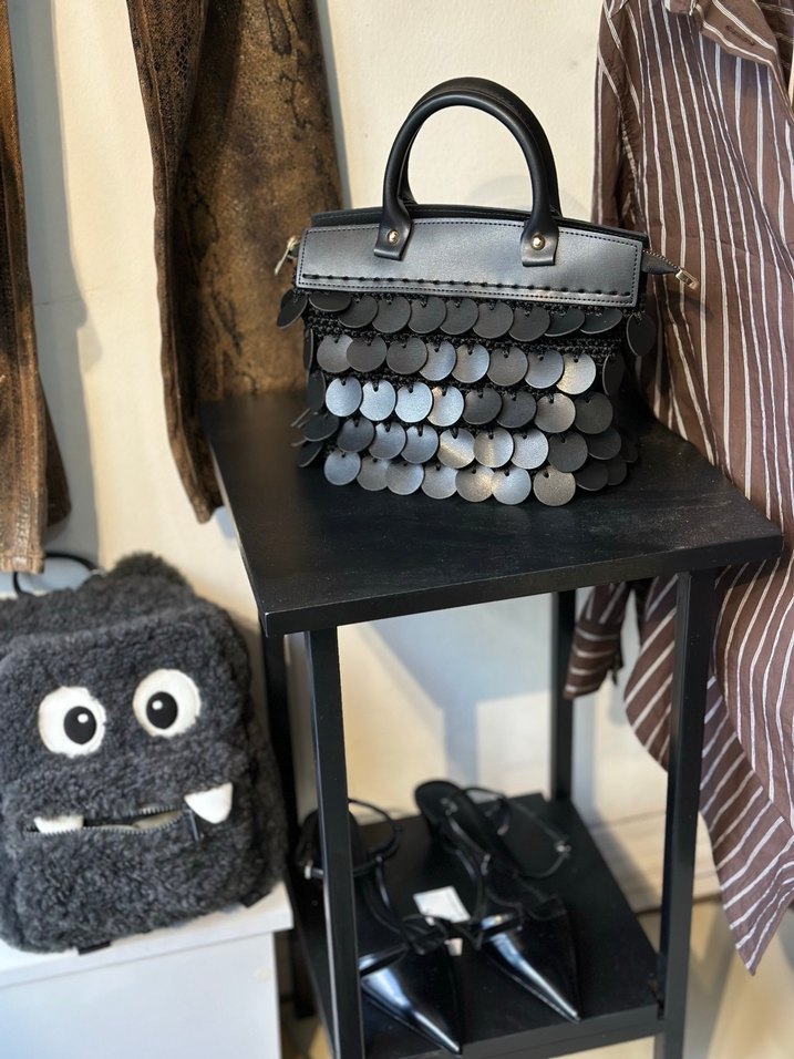 Tokalı Siyah Deri Kadın Çanta - Görsel 2