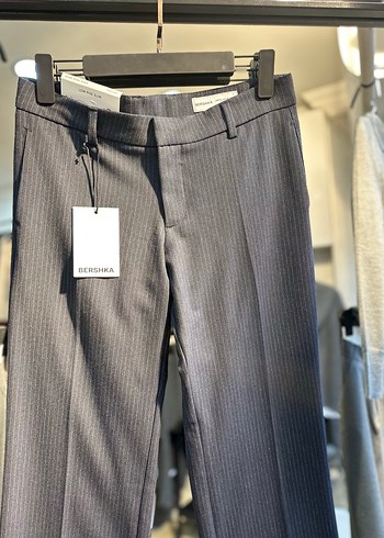 Gri Çizgili Lacivert Kemerli Kadın Pantolon - Görsel 2