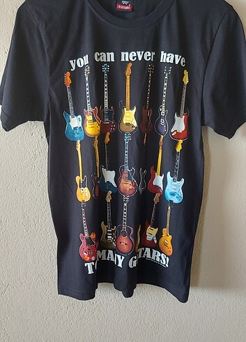 TOO MANY GUITARS PRINT BLACK T SHIRT SMALL
