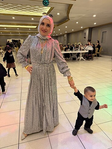 Gümüş payetli tesettür abiye