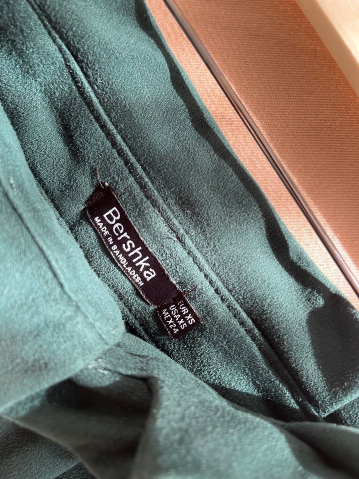 Kemer Detaylı Koyu Yeşil Süet Mini Etek - Görsel 3