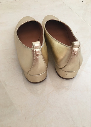 Gold rengi ayakkabı