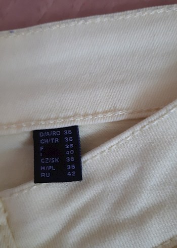 36 Beden sari Kadın Mini Şort, Günlük Rahat Kesim
