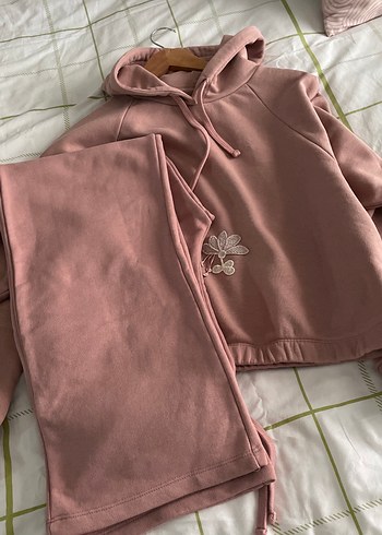 Pembe Nakışlı Kapüşonlu Kadın Sweatshirt takımı - Görsel 4