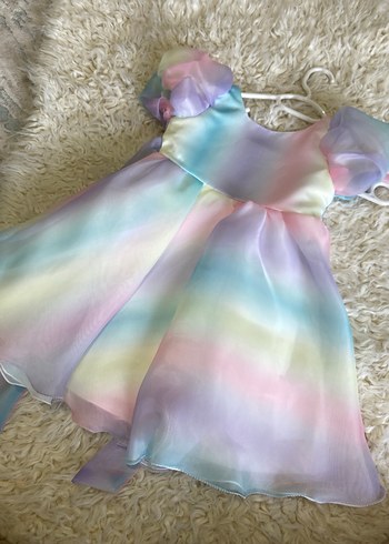 Pastel renklerde doğum günü elbisesi