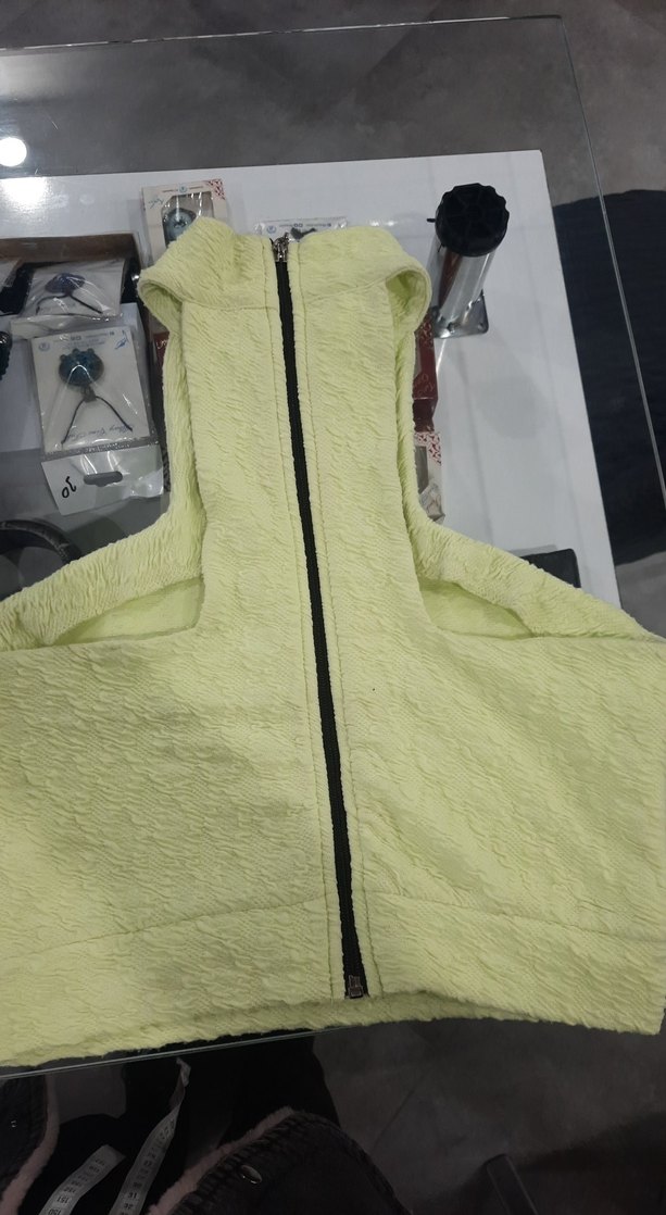 fosfor Sarı Yüksek Yakalı Kolsuz Mini Yelek - Görsel 3