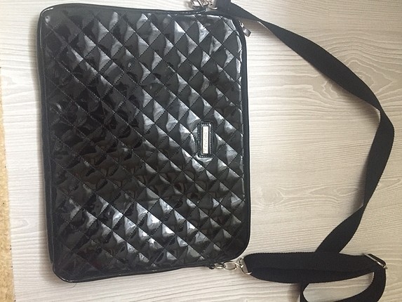 Bershka çapraz çanta