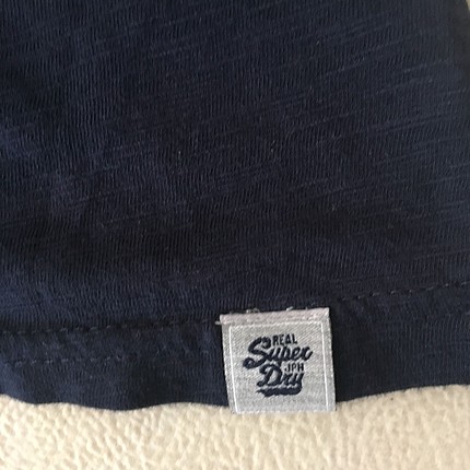 Superdry orijinal tshirt ürün sıfırdır fakat karton etiketi yok