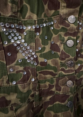 Sagaza Kadın Kamuflaj Desenli Mini Tulum - Görsel 3