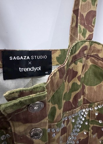 Sagaza Kadın Kamuflaj Desenli Mini Tulum - Görsel 4