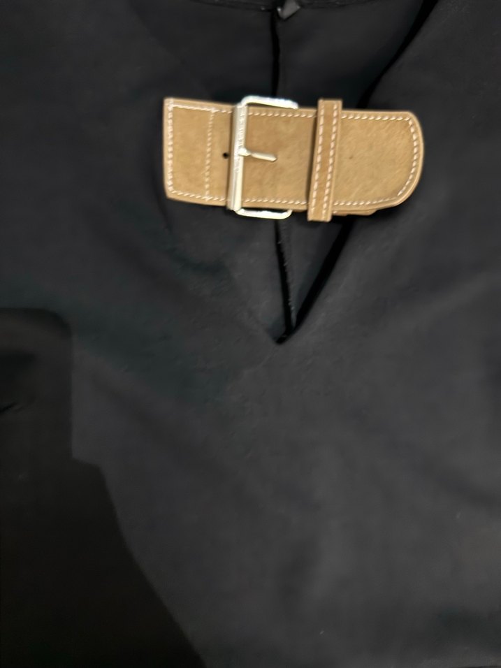 Zara model Kemer Detaylı Siyah Kolsuz Mini Elbise - Görsel 4