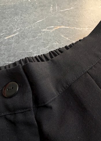 Kadın Siyah Midi Kumaş Pantolon Kemerli - Görsel 5