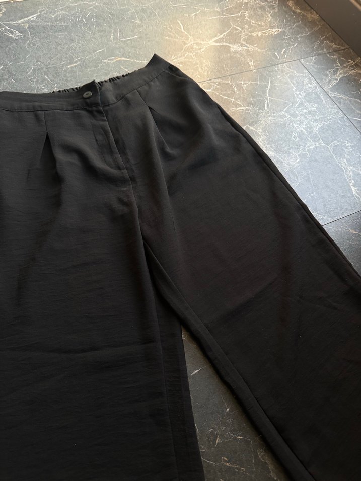 Kadın Siyah Midi Kumaş Pantolon Kemerli - Görsel 2