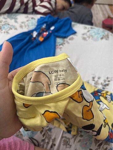 1 Yaş Beden çeşitli Renk Yazlık iki adet tulum LCW marka 12-18 ay