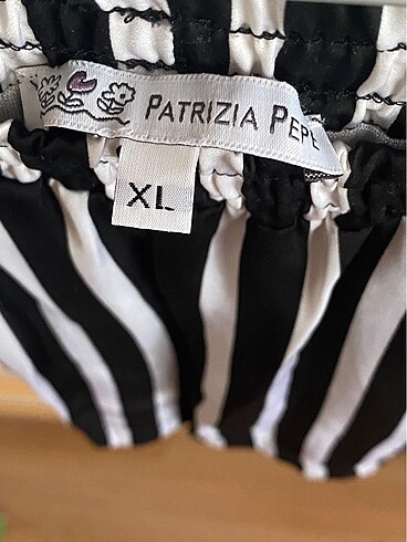 12-13 Yaş Beden Patrizia pepe çizgili şort