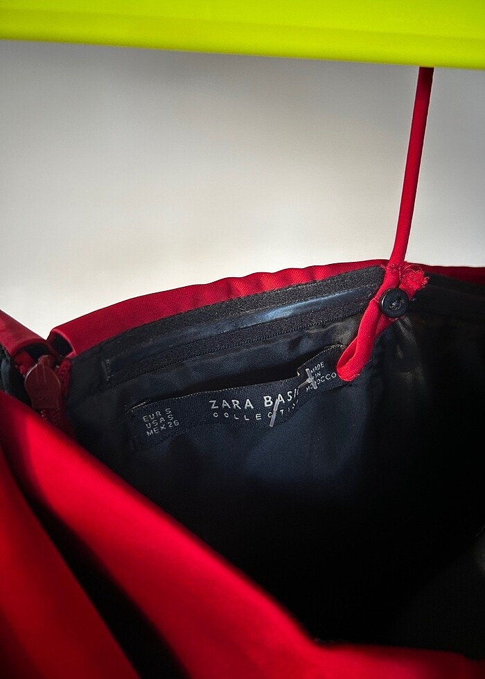 Kırmızı saten elbise - Görsel 3