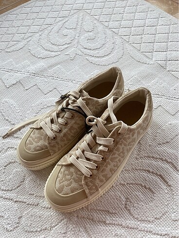 Zara sneaker