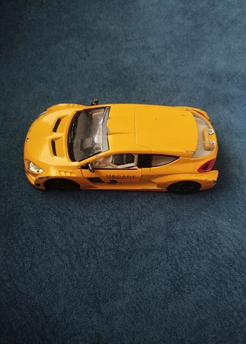 Beden Parlak Sarı Oyuncak Araba - Renault Megane