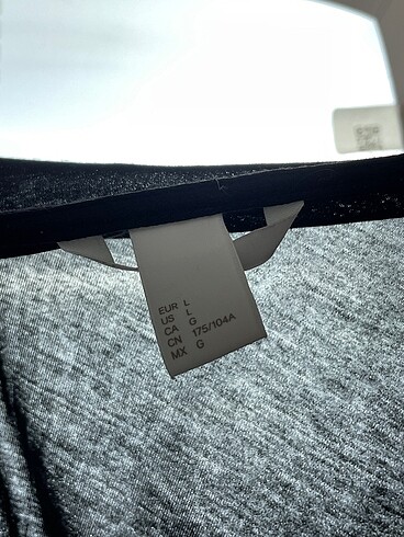 l Beden siyah Renk H&M Bluz %70 İndirimli.