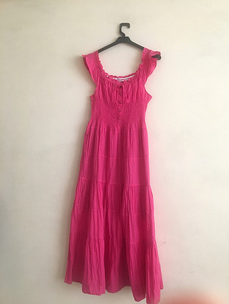 Pembe elbise